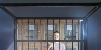 「成貓在收容所的一天」他在籠子裡彈鋼琴數日子⋯170萬人笑完才發現這根本不是笑話 「成貓在收容所的一天」他在籠子裡彈鋼琴數日子⋯170萬人笑完才發現這根本不是笑話