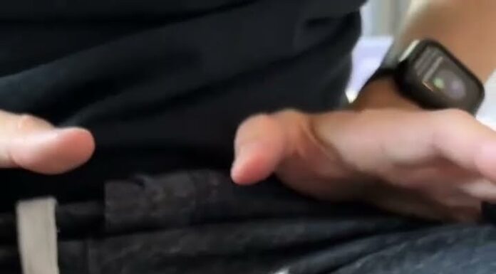 「牠在他腿上尿了」幼貓不是不乖,是那個功能還沒開通 「牠在他腿上尿了」幼貓不是不乖,是那個功能還沒開通
